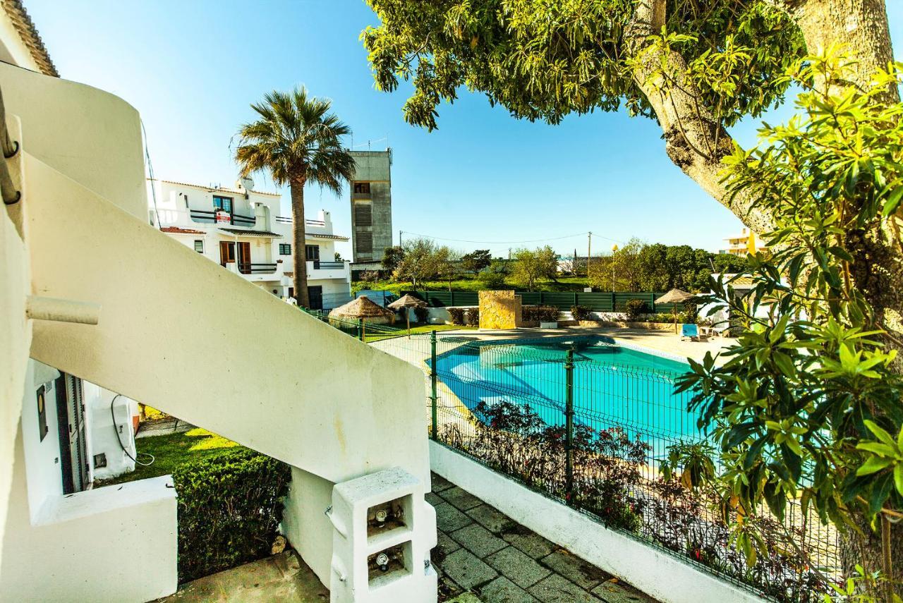B20 - Sun&Pool Apartment Lagos Bagian luar foto